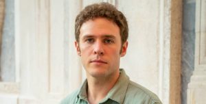 Iain De Caestecker